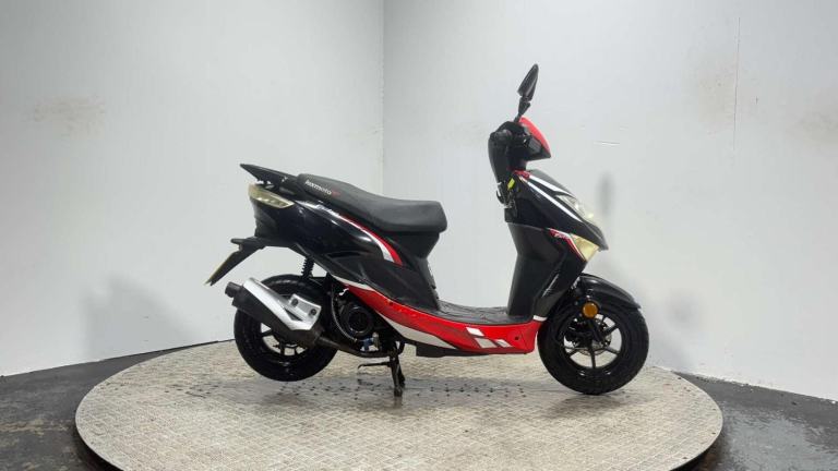 Lexmoto Echo 2017 10K 50CC 4T PROJECT SCOOTER / SPARES OR REPAIR