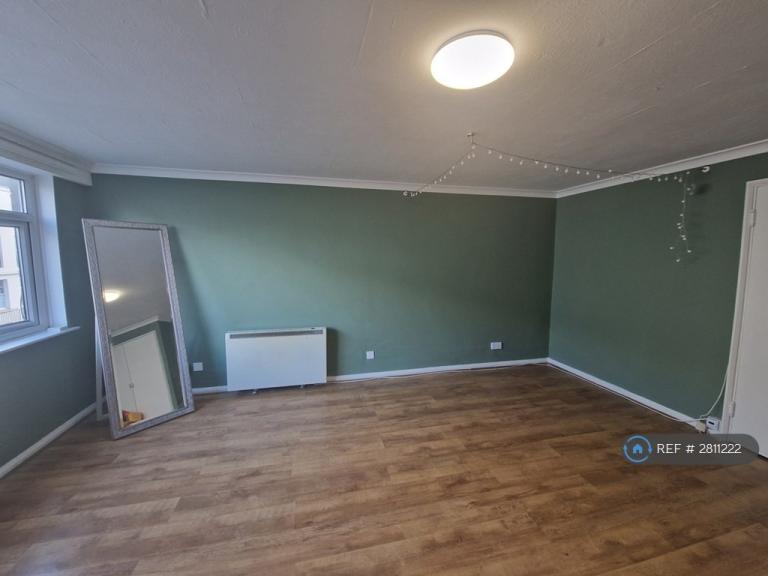 Studio flat in Brunswick Street, Leamington Spa, CV31 (#2811222)