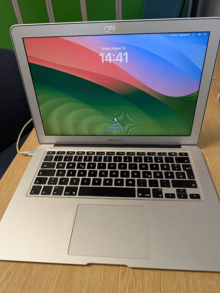 Apple MacBook Air £90