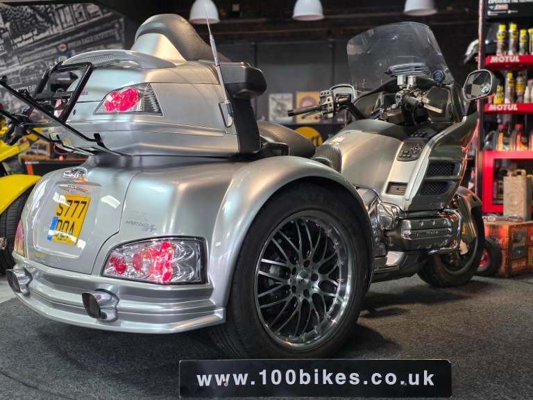 2009 HONDA GL1800 GOLDWING DELUXE EML MARTINIQUE TRIKE WITH 27,000 MILE'S 