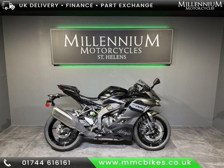 KAWASAKI NINJA ZX-4RR NINJA 400 RR 400CC SUPER SPORTS INLINE FOUR ZX4R SCREAM...