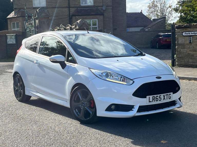 2015 Ford Fiesta 1.6T EcoBoost ST-3 Euro 6 3dr HATCHBACK Petrol Manual