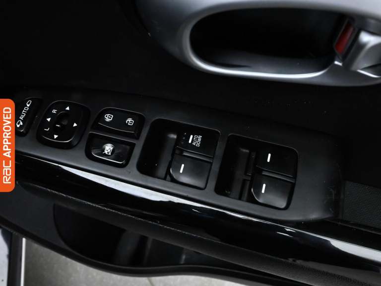 2015 Kia Soul 1.6 CRDi Maxx SUV 5dr Diesel Manual Euro 5 (126 bhp) Hatchback DIESEL Manual