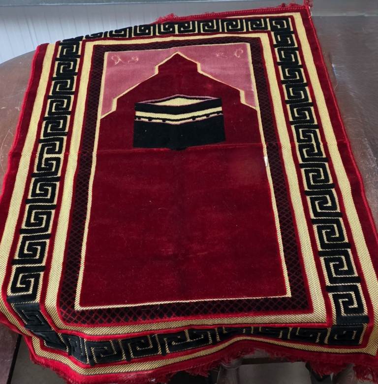 Beautiful Turkish Turkey Classic Islamic Prayer Mat by Muqaddas - 100 x 70 cms