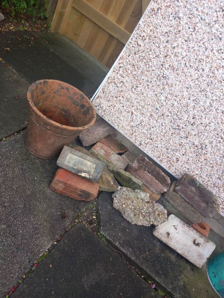 FREE! Mixed Bricks and Concrete Pieces – Good for Garden Projects