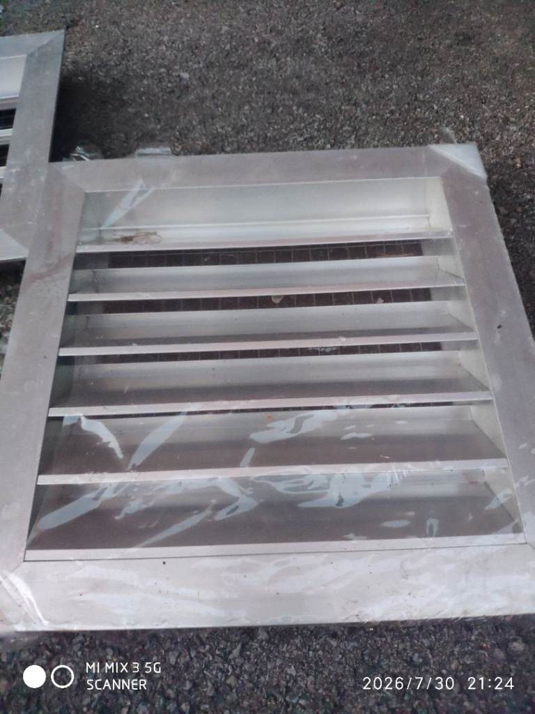 New Metal Louvred Air Vent - Silver Finish