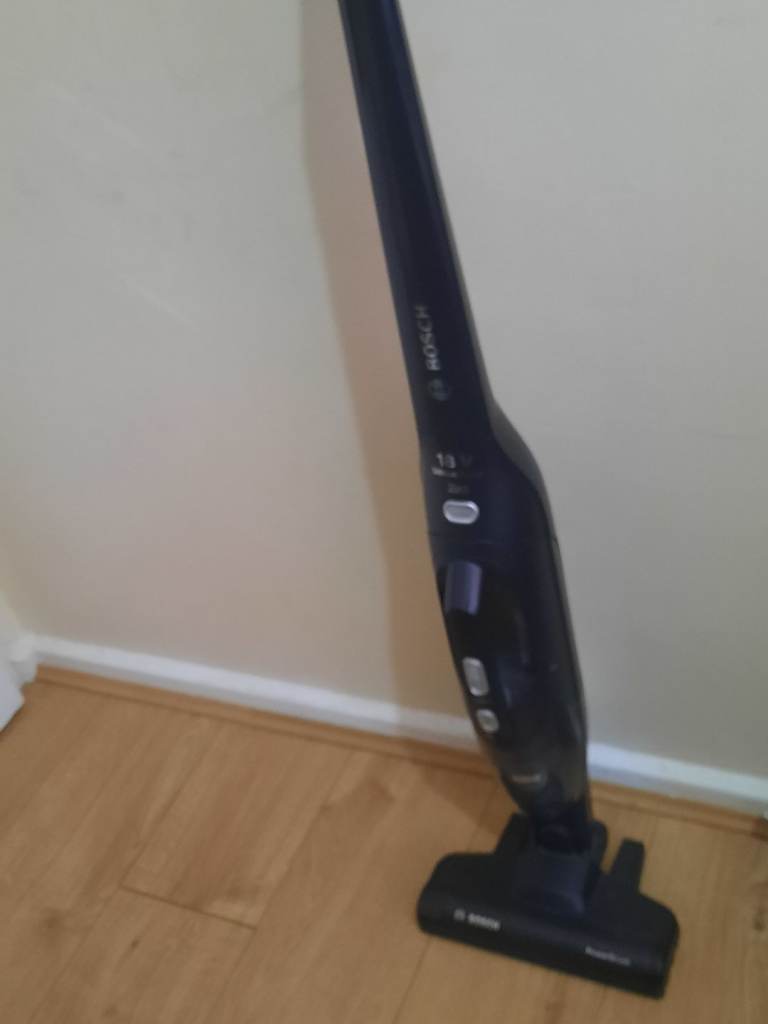 Bosch 2in1 lithium power vacuum cleaner (It needs new adapter)