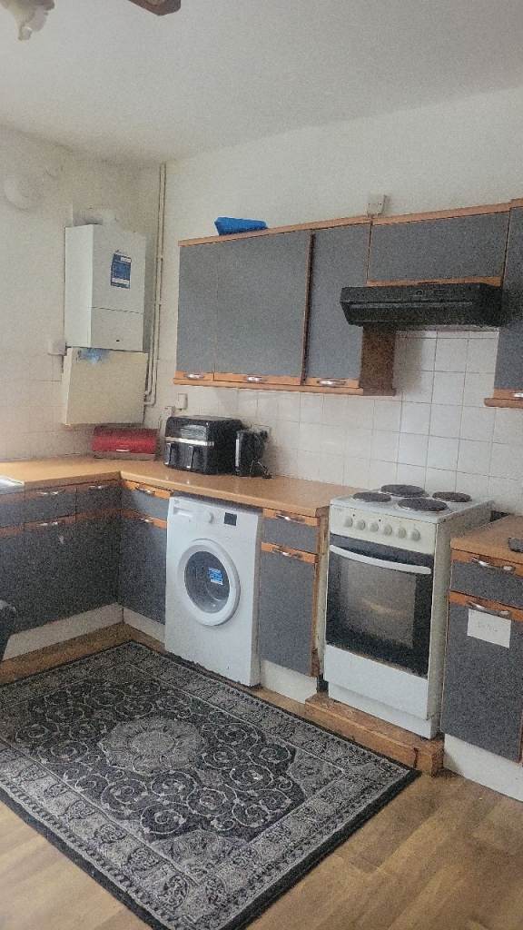 Single room to rent just off dewsbury rd ls11 