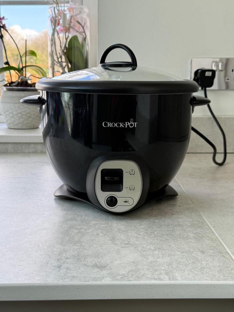 Crock-Pot 2.2L Rice Cooker with Sauté and Keep Warm Functions for 5-6 People