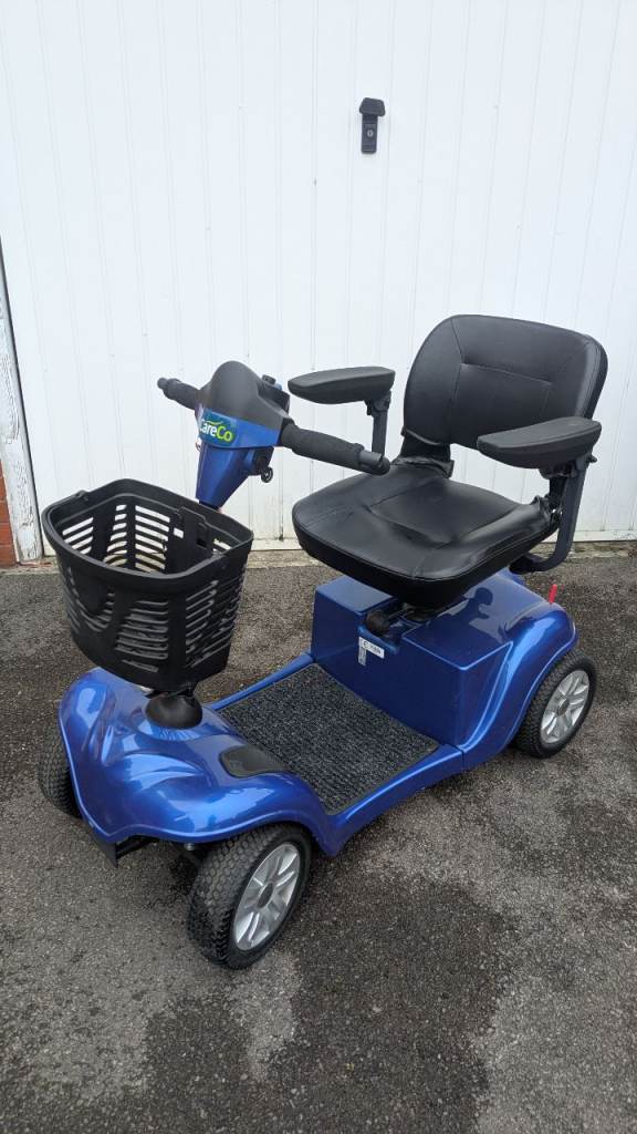 Pavement mobility scooter 