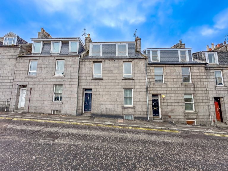 3 bedroom flat in Bon Accord Street, City Centre, Aberdeen, AB11 6EH