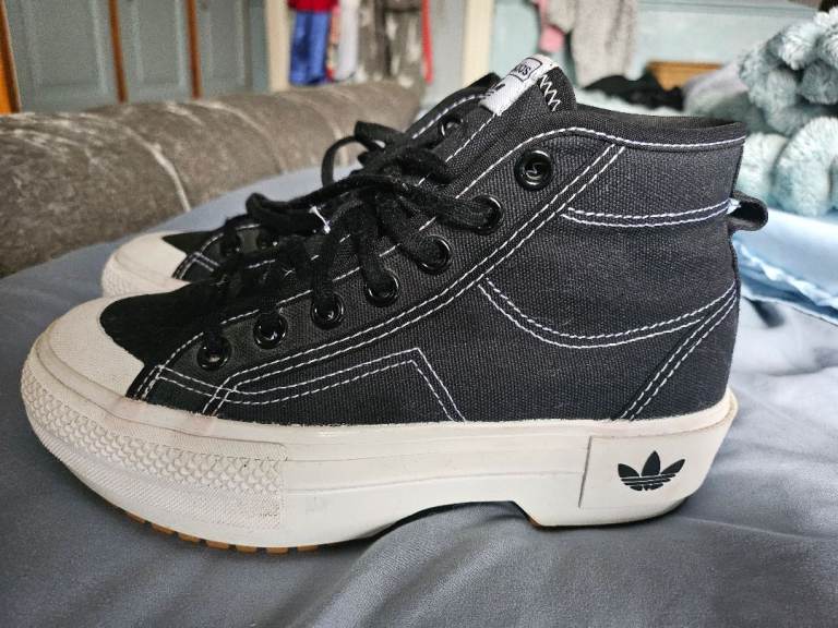Adidas Nizza Trek size 4