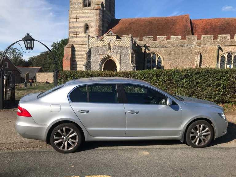 2011 SKODA SUPERB 2.0 SE CRTDI DIESEL MOT AND FULL SERVICE HISTORY