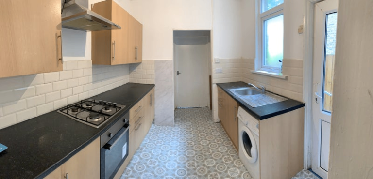 DOUBLE ROOM TO RENT | SEVEN KINGS, IG3 AREA | ALL BILLS INCLUDED