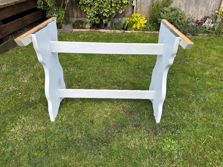 Free wooden table base