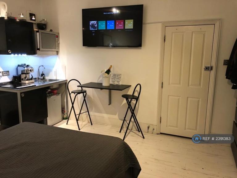 1 bedroom in Park St, Guildford, GU1 (#2391383)