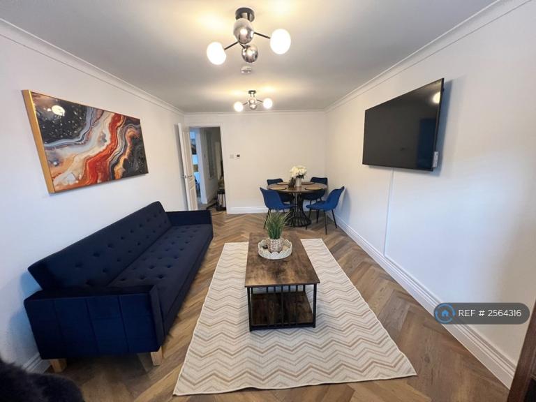 2 bedroom flat in South St, Bishop's Stortford, CM23 (2 bed) (#2564316)