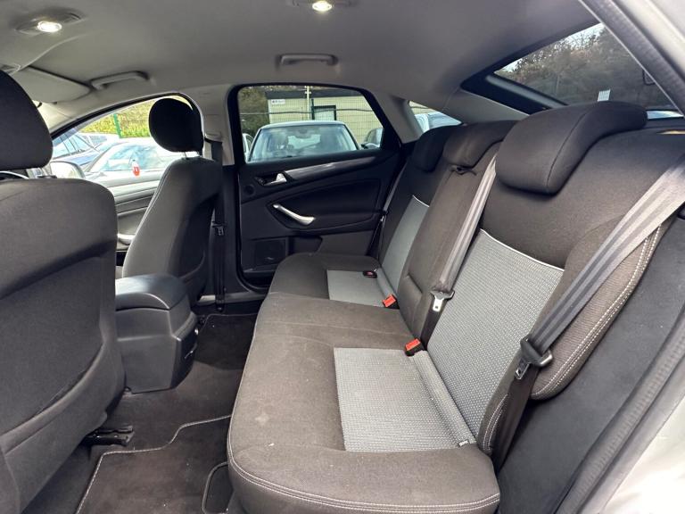 2011 Ford Mondeo 2.0 Zetec 5dr HATCHBACK Petrol Manual