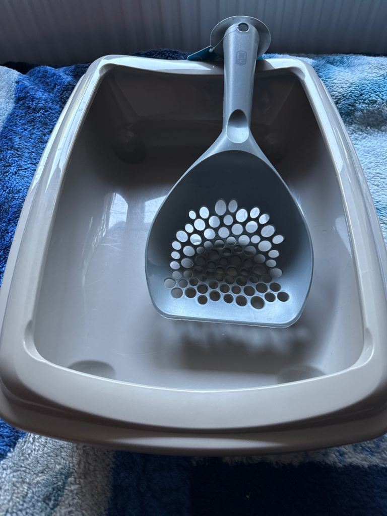 New Litter tray with scoop