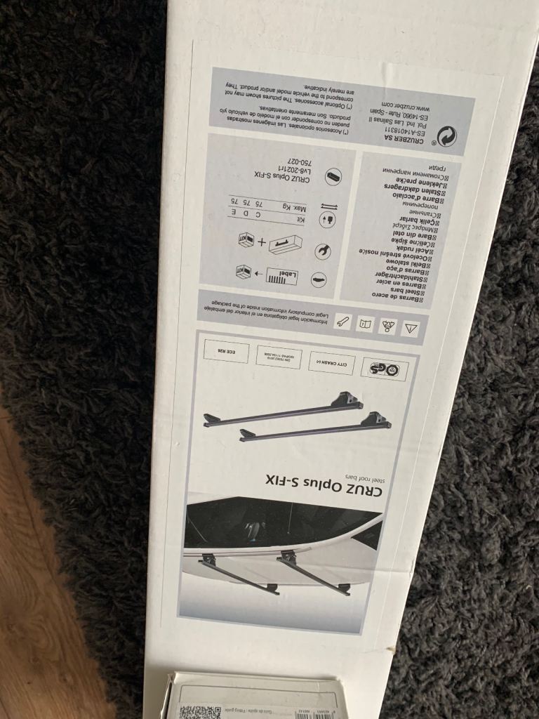 BMW series 1 roof rack, new and unused 