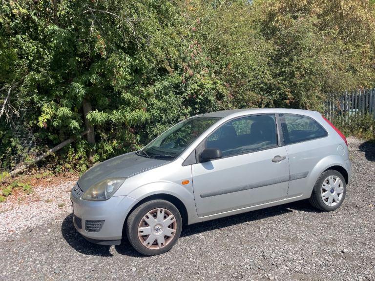 FORD FIESTA 1.2 STYLE CLIMATE 56 REG SILVER 3 DOOR MOT NOVEMBER 24TH 2026 LOW INSURANCE 48+MPG