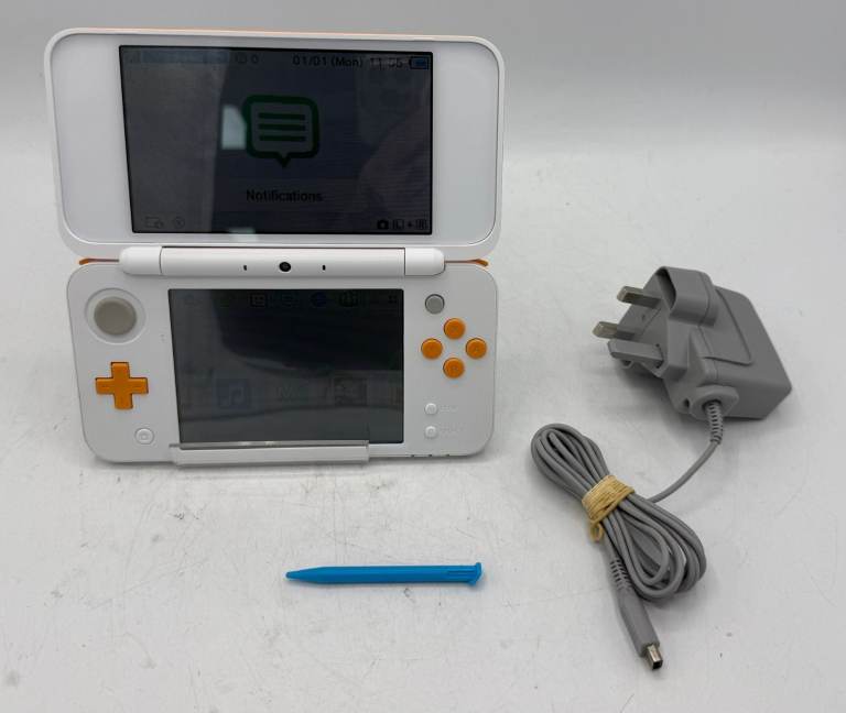 NEW Nintendo 2DS XL Console, w/AC Adapter, White & Orange 32GB - VGC!!