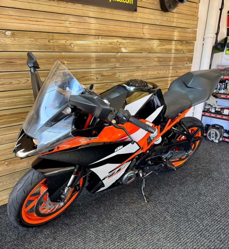 KTM RC 390 / 2017 (67) model / covered 14,395 miles