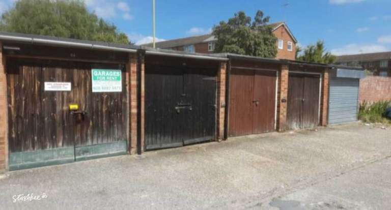 Garage to rent in Bushey (WD23) | Stashbee
