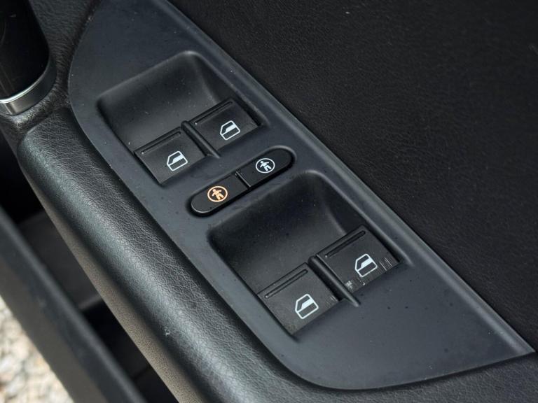 2016 Volkswagen Touareg 3.0 TDI V6 BlueMotion Tech R-Line Tiptronic 4WD Euro 6 (s/s) 5dr ESTATE D...