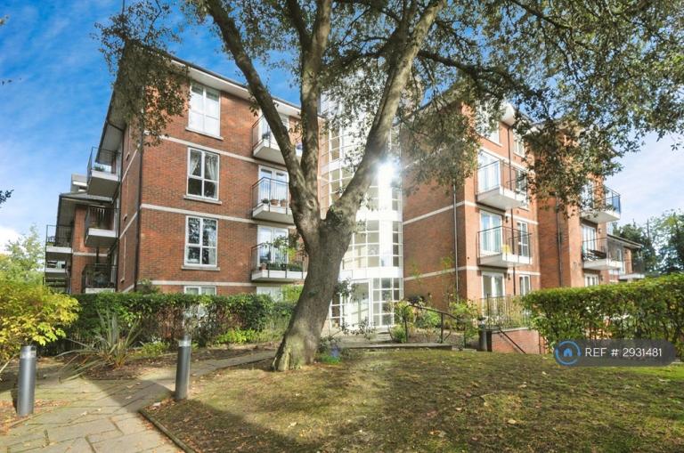 2 bedroom flat in Northlands, Bromley, BR1 (2 bed) (#2931481)