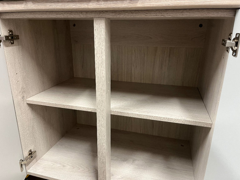 900mm Howdens base unit with worktop, doors and hinges 