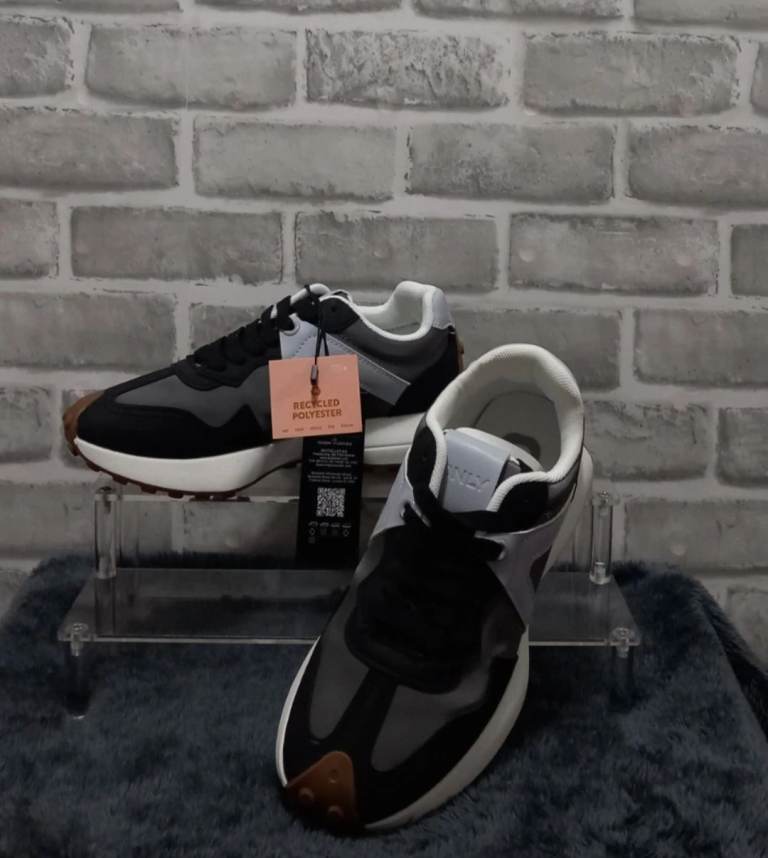 Womans only trainers size 3 