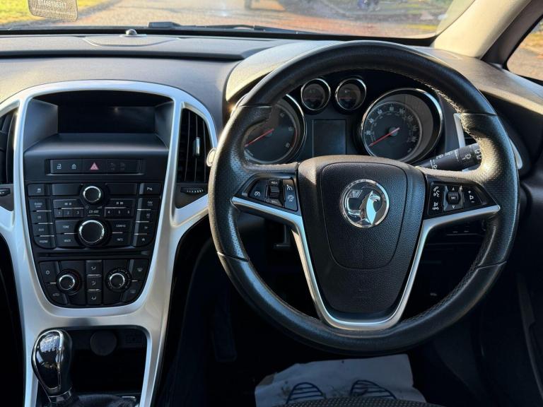 2014 Vauxhall Astra 1.7 CDTi ecoFLEX SRi Euro 5 (s/s) 5dr HATCHBACK Diesel Manual