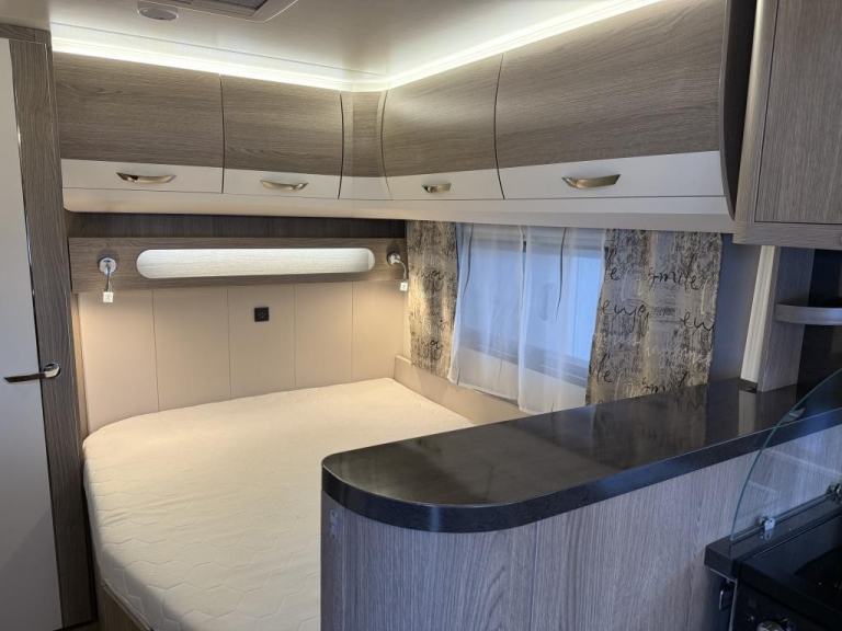 2022 HOBBY Prestige 720 kwfu 6 Berth fixed, bunkbeds, and double