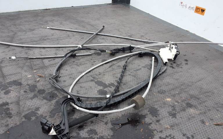MERCEDES SPRINTER 2022 SIDE LOADING DOOR CATCH ASSEMBLY WITH CHAIN + CABLES ALL COMPLETE A9107302000