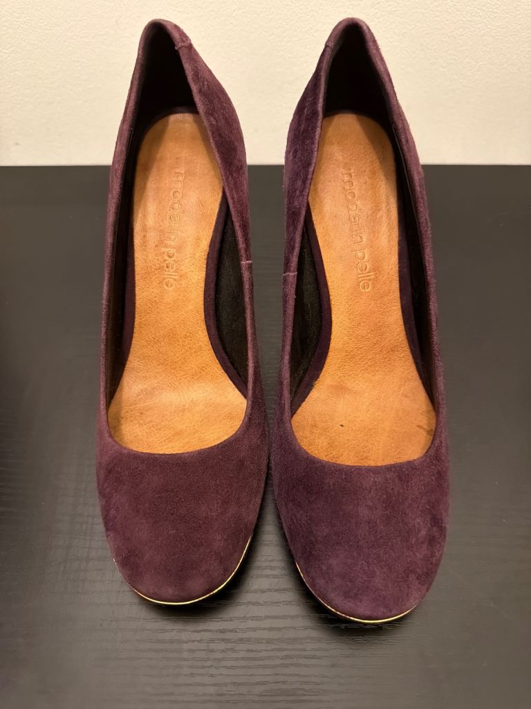 Mode in Pelle Purple Suede Heels – Good Condition