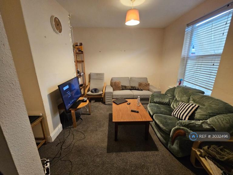 4 bedroom house in Dereham Road, Norwich, NR2 (4 bed) (#3032496)