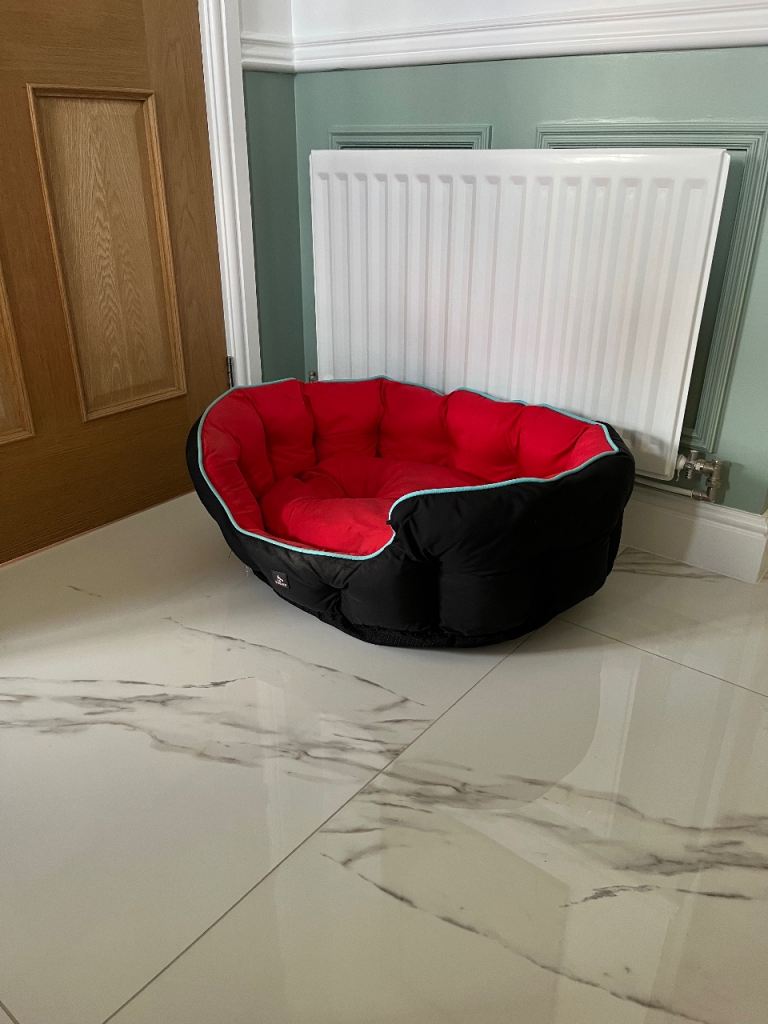 3 Peaks pet bed