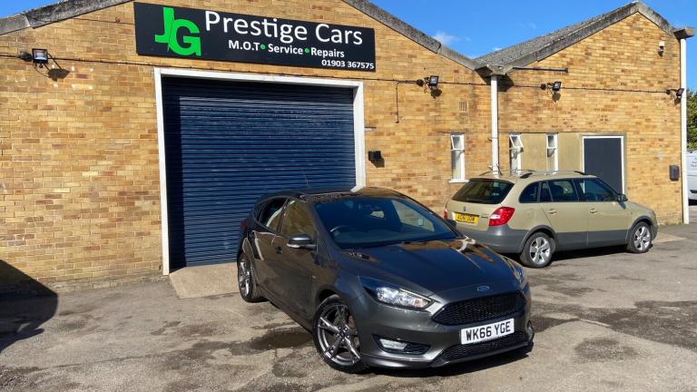 2016 Ford Focus 1.0T EcoBoost ST-Line Hatchback 5dr Petrol Manual Euro 6 (s/s)