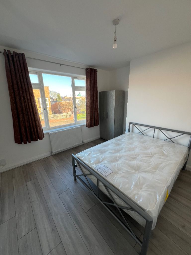 Shared accommodation 3 rooms to rent in NE4