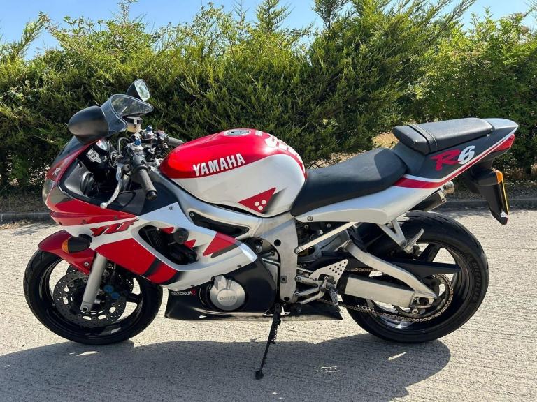 2000 W Yamaha R6 600 Super Sports YZF R6 19000 Miles