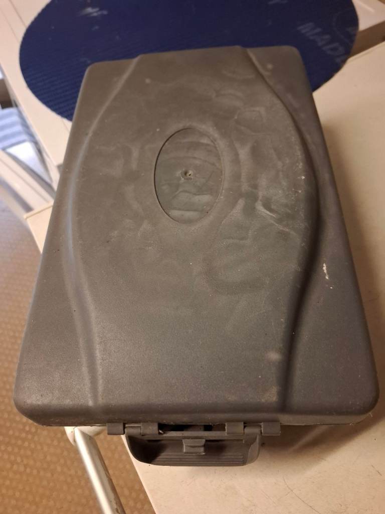 MASTERPLUG WEATHERPROOF BOX & 10M BLACK MAINS LEAD