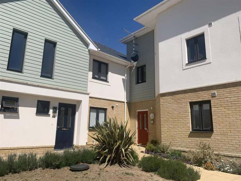 Weymouth, modern 2 bed house, available from 1st February