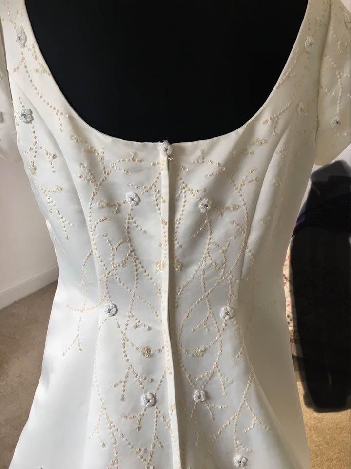 Amanda Wyatt Bridal Wear - Serena Style Wedding Dress Ivory Size 18