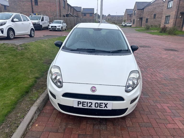 Fiat, PUNTO, Hatchback, 2012, Manual, 1242 (cc), 3 doors
