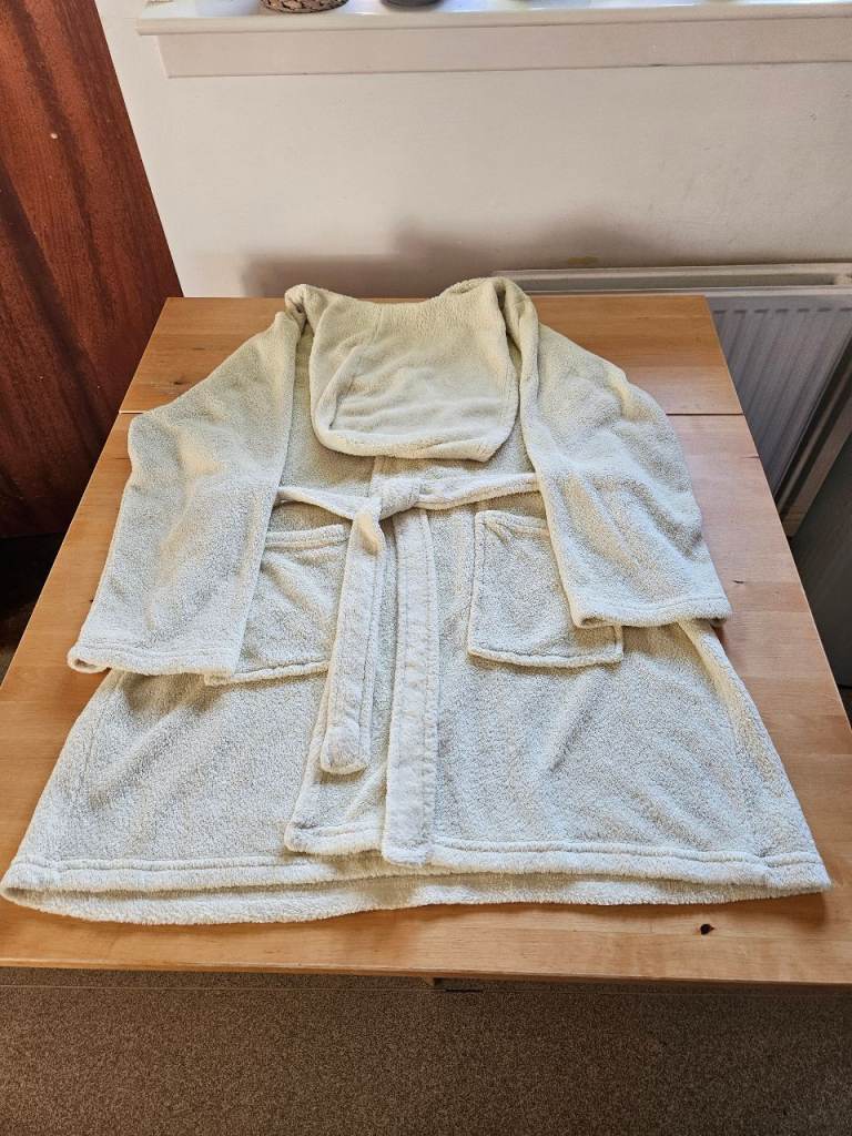 Pair of ladies / girls dressing gowns / nightwear £5