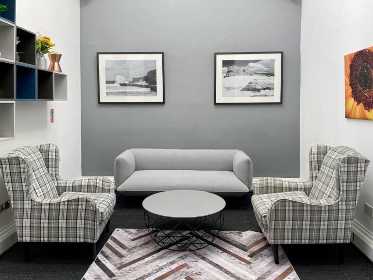 Edinburgh - EH2 3ES \ Coworking Membership with Flexible Desk Access