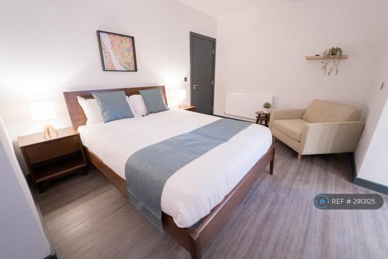 Studio flat in Liverpool, Liverpool, L3 (#2913125)