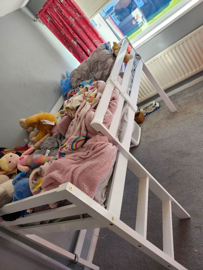White Wooden Toddler Bed Good Condition