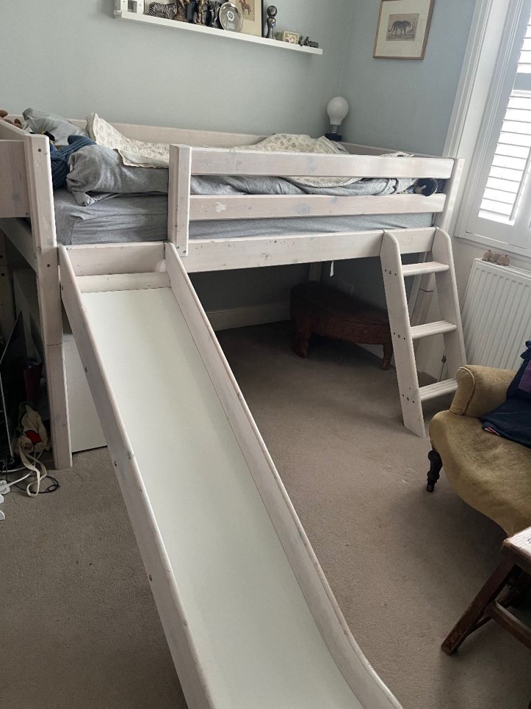 FLEXA Mid High Sleeper with Slide, Mattress, Stairs, 2 Bookcases & Den Curtains 